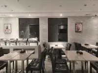 Starway Hotel (Ji'an People's Square Bailuzhou Academy Store) - sarapan