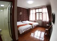 Xinhua Xionghuazhai Farmhouse - Mountain view