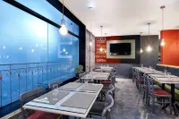 Ibis Taubate