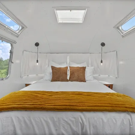 Luxury Airstream Glamping Unit 1 of 6, On-Site Hiking, Private Hot Tub and Sauna