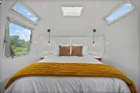Luxury Airstream Glamping Unit 1 of 6, On-Site Hiking, Private Hot Tub and Sauna