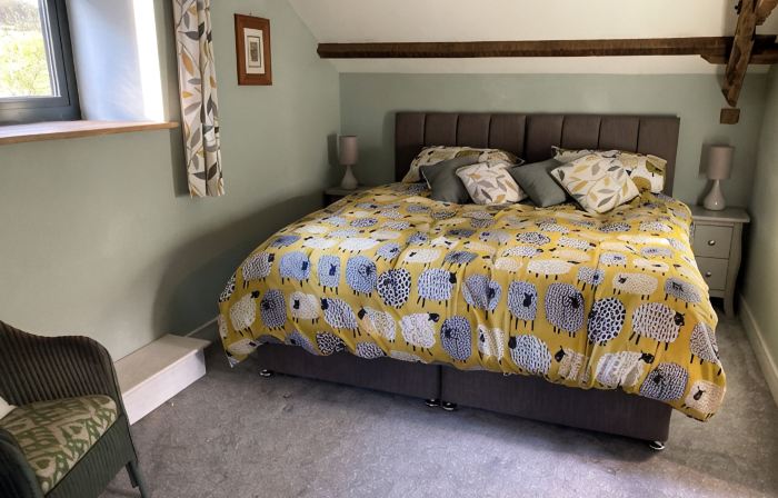 Cosy 2 bed barn in Bannau Brycheiniog national park, with outdoor patio.