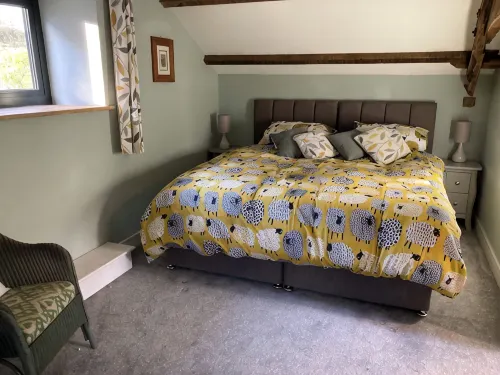 Cosy 2 bed barn in Bannau Brycheiniog national park, with outdoor patio.