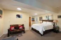 Gardiner Getaway: your cozy cabin near Yellowstone National Park! [Unit 2] - シャレー
