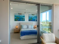 NEW BEACH Luxury 3B 2B unit - Ocean Views!  250m to Buddina Beach!
