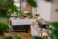 Public House Hotel - Aamiainen