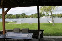 Lakefront  3-bedroom Duplex  on Lake Winnisquam, docks, Beach, WiFi, AC.B2A - 비치