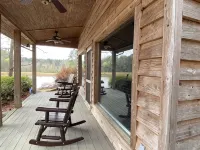 Cozy cabin with 1 bedroom, Lakefront views in tranquil Terry! Hotels in Byram