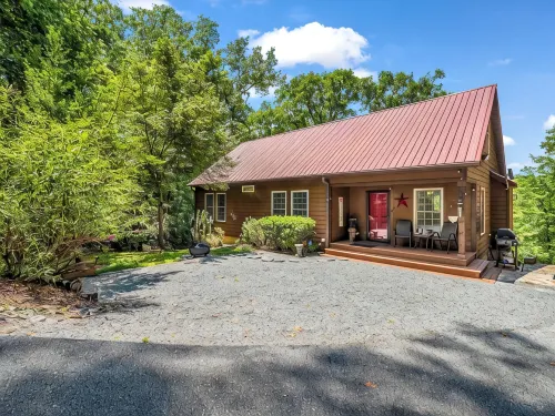 Lake Lure Mountain Cabin with Screened Porch & Hot Tub - 4-Star