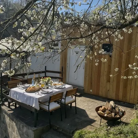 Two-storey house with dishwasher and washing machine