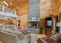 Cozy 3-bedroom cabin with AC, WiFi near Blowing Rock