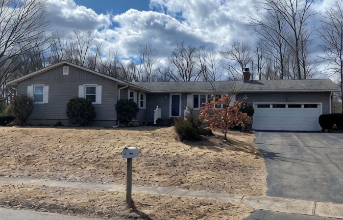Cozy Modern 4Br Retreat on 1.5 Private Acres Near Yale & Trails