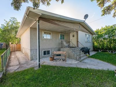 Seasons Suite 3BR in Hinton, AB