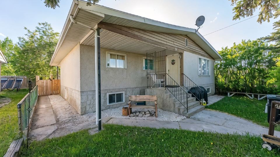 Seasons Suite 3BR in Hinton, AB