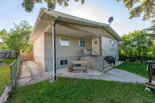 Seasons Suite 3BR in Hinton, AB