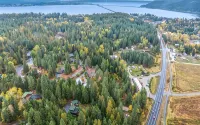 Charming Secluded  3-bedroom house in Sagle ID close to Lake and Schweitzer Ski
