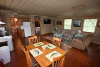 Superb 2-bedroom house on the Tennessee River. - Wi-Fi