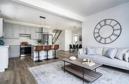 Elegant Home in Collingwood - Kitchen