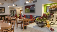 Holiday Inn & Suites CHIHUAHUA EXPO by IHG - พร้อมอาหารเช้า