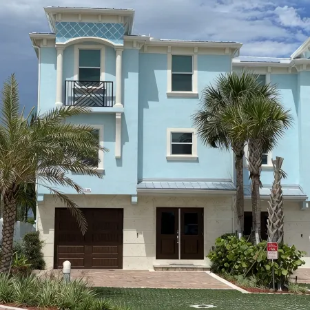 Summer Specials! 5 Bedrm,5 Bath, Elevator, Dock, Private Pool, Walk to Beach!