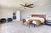 Relax lakeside at Lake Nasworthy - 4-Star