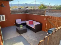 Apartment in downtown Joshua Tree - short walk to the restaurants and shops