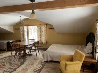 Family  friendly lakefront property on large wilderness estate with sandy beach - Balkon