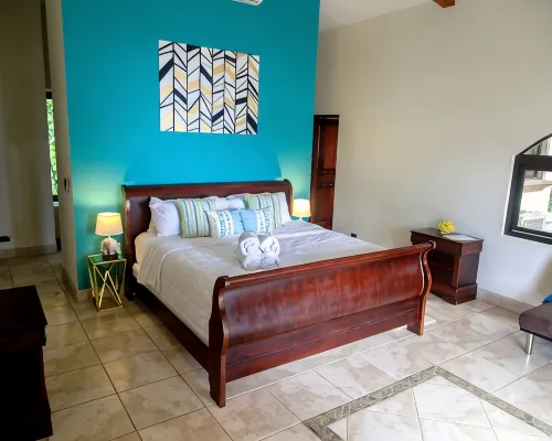 Perfect Location, Walk to Beach, Infinity Pool, Luxury Decor, Fast Free Wifi! Hotels in Dominical
