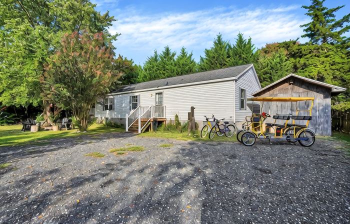 Captain's Cottage- Walking distance to beach, 10 Mins to DE Turf