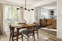 The Glenn; Mid-century home with hot tub, fire pit, bicycles & more - Boutique