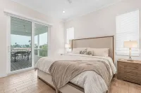 New Build Modern Beach Beauty on Canal with Heated Pool 150 Yds to Beach Access - Boutique