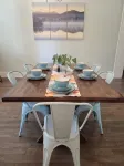 Blue Rose Bungalow: Downtown vibe w/1896 charm. Lake Life. Gym. Kitchen. Parking