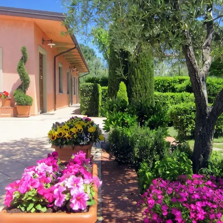 RED APARTMENT in Poggio alla Cavalla farmhouse in the heart of Tuscany