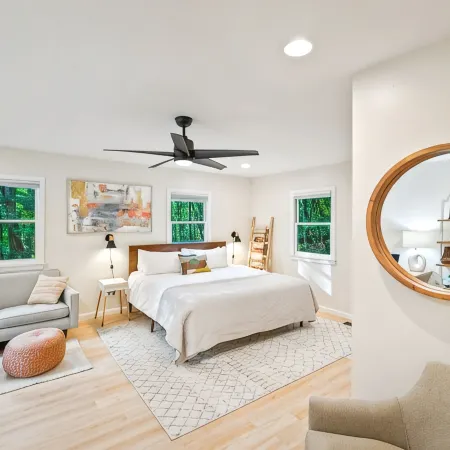 3BR Cabin Getaway: Hike & Swim Nearby! Modern, dog-friendly, wi-fi + king suite