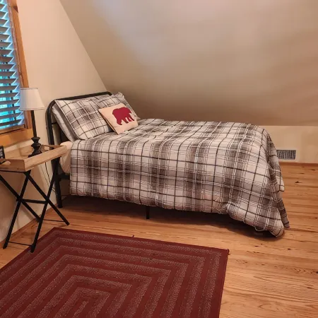 Beautiful Secluded Cabin on the White River Hoteles en Condado de Izard