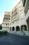 Apartment for 6 people on foot, downtown, beaches, TGV - ห้องครัว