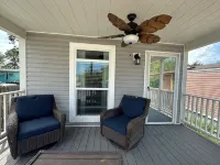 Cozy 2BED 2BATH Home with central AC Hotéis em Bacliff