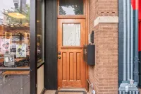 The Roscoe Village Guesthouse - Apartments