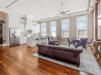 Historic downtown apartment with a view Hotels in Crowley