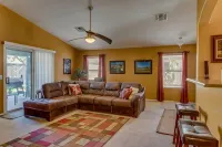 Peoria Vacation Escape- Near Stadium - Outlets - Family & Travel Nurse Friendly!