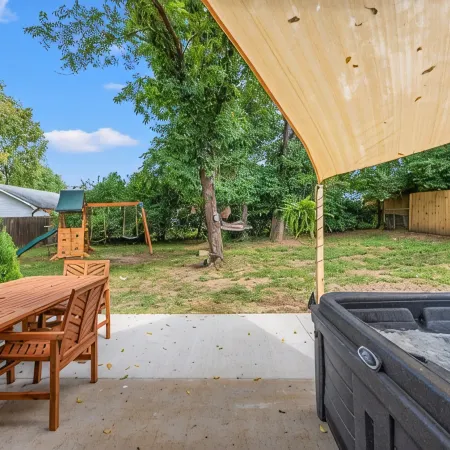Hot Tub/Playground/12 min to Horse Park/30min Ark