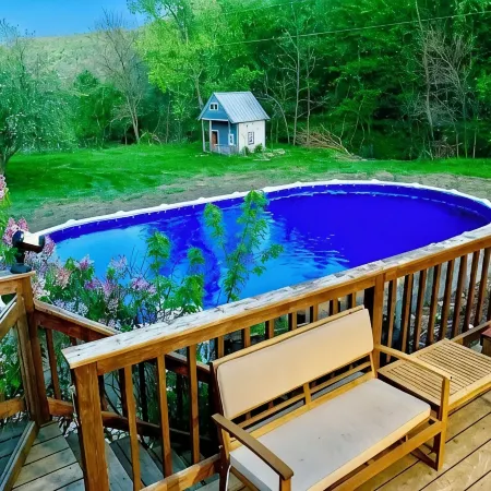Boulder Run Log Cabin w/ Hot Tub and Pool