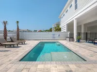 Island Memories - Beautiful gulf view with beach access across from driveway. - Beach