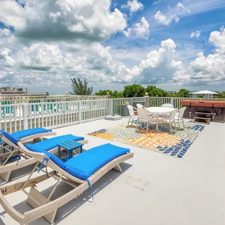 Florida Keys, Private Wellness Enjoyment with Private Hot Tub and Plunge Pool
