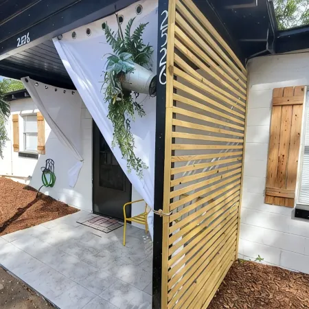 2 bedroom Coastal bungalow minutes from St Simons