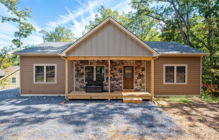Sam's Place: Brand-New Massanutten Custom Home- Flat Driveway & Mountain Views!