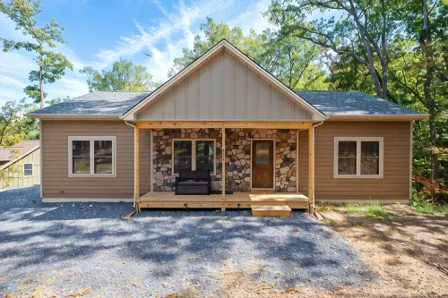 Sam's Place: Brand-New Massanutten Custom Home- Flat Driveway & Mountain Views!
