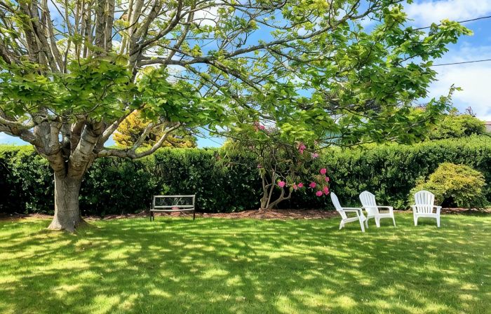 Sunny Cottage, Close to Town & Family Friendly