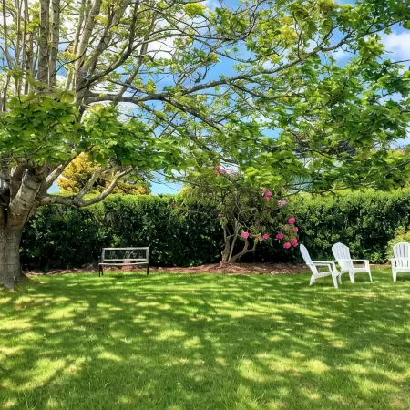 Sunny Cottage, Close to Town & Family Friendly