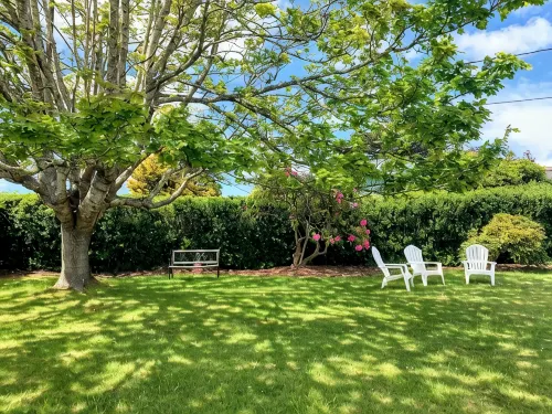 Sunny Cottage, Close to Town & Family Friendly
